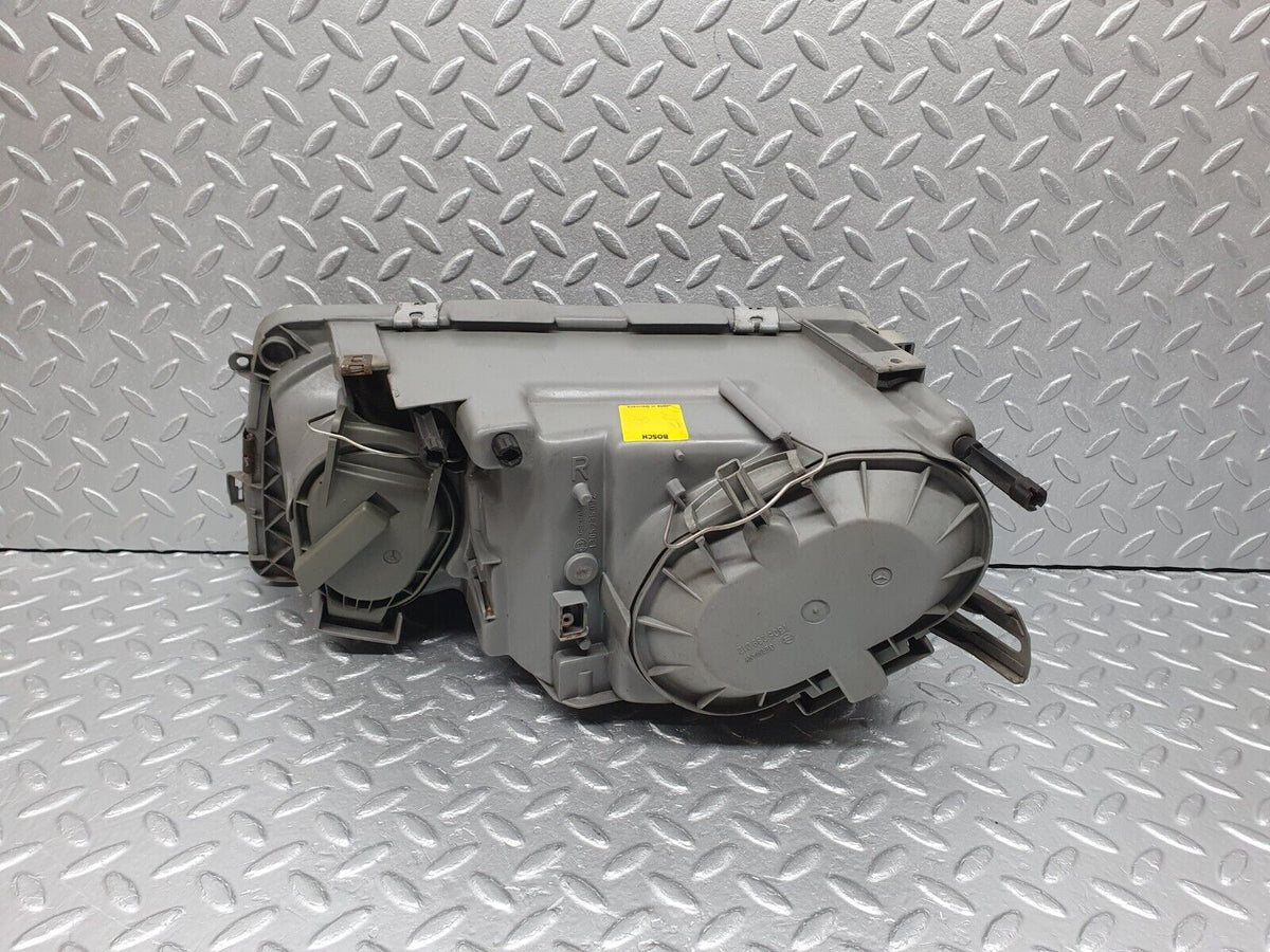 41013 Mercedes-Benz W126 300SE Headlight Right Side Bosch A1268209361 030106570
