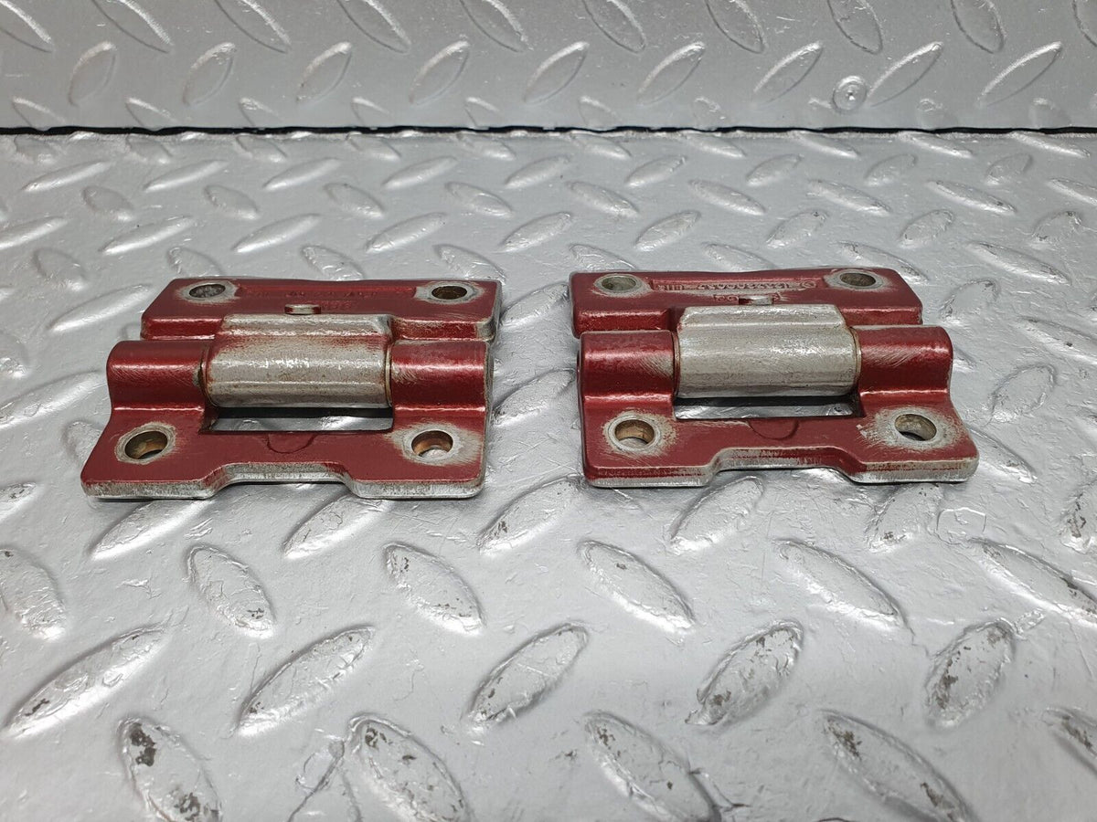 40948 Mercedes-Benz W126 300SE Door Hinge Pair Left A1237200037