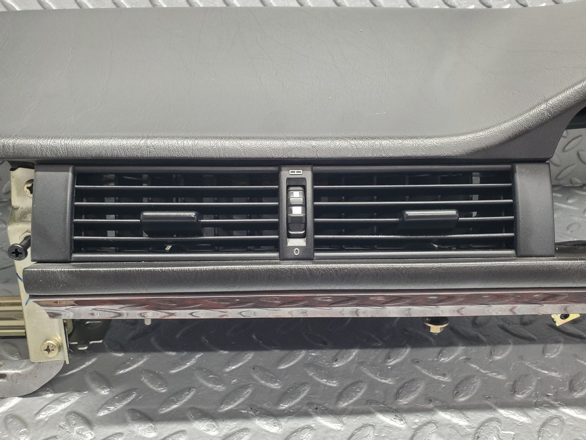 49402 Mercedes-Benz A124 320E Cabriolet Dashboard Black A1246890116