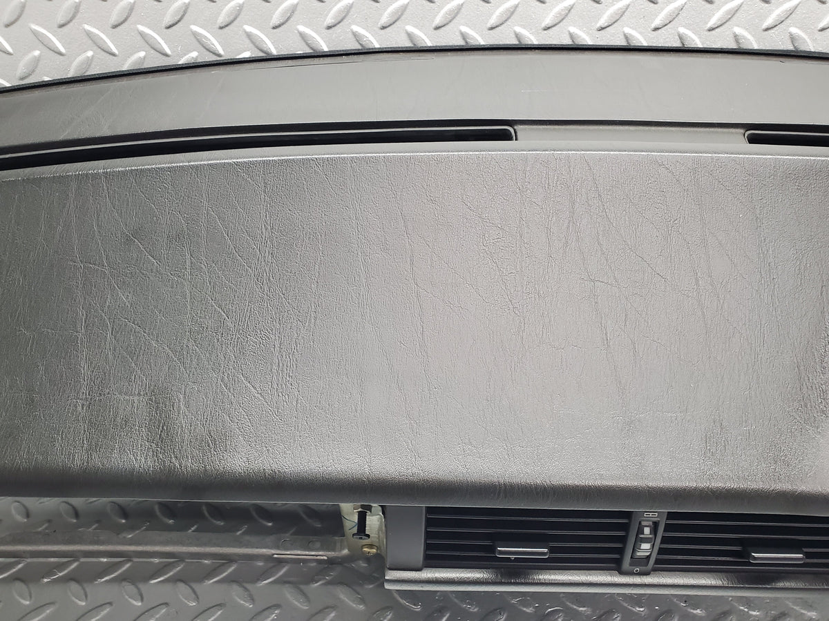 49402 Mercedes-Benz A124 320E Cabriolet Dashboard Black A1246890116