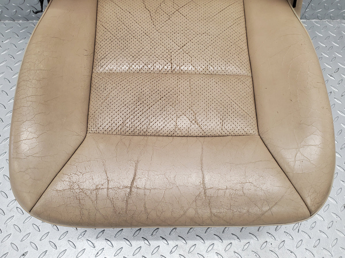 49429 Mercedes-Benz A124 320E Cabriolet Front Left Seat Leather Beige
