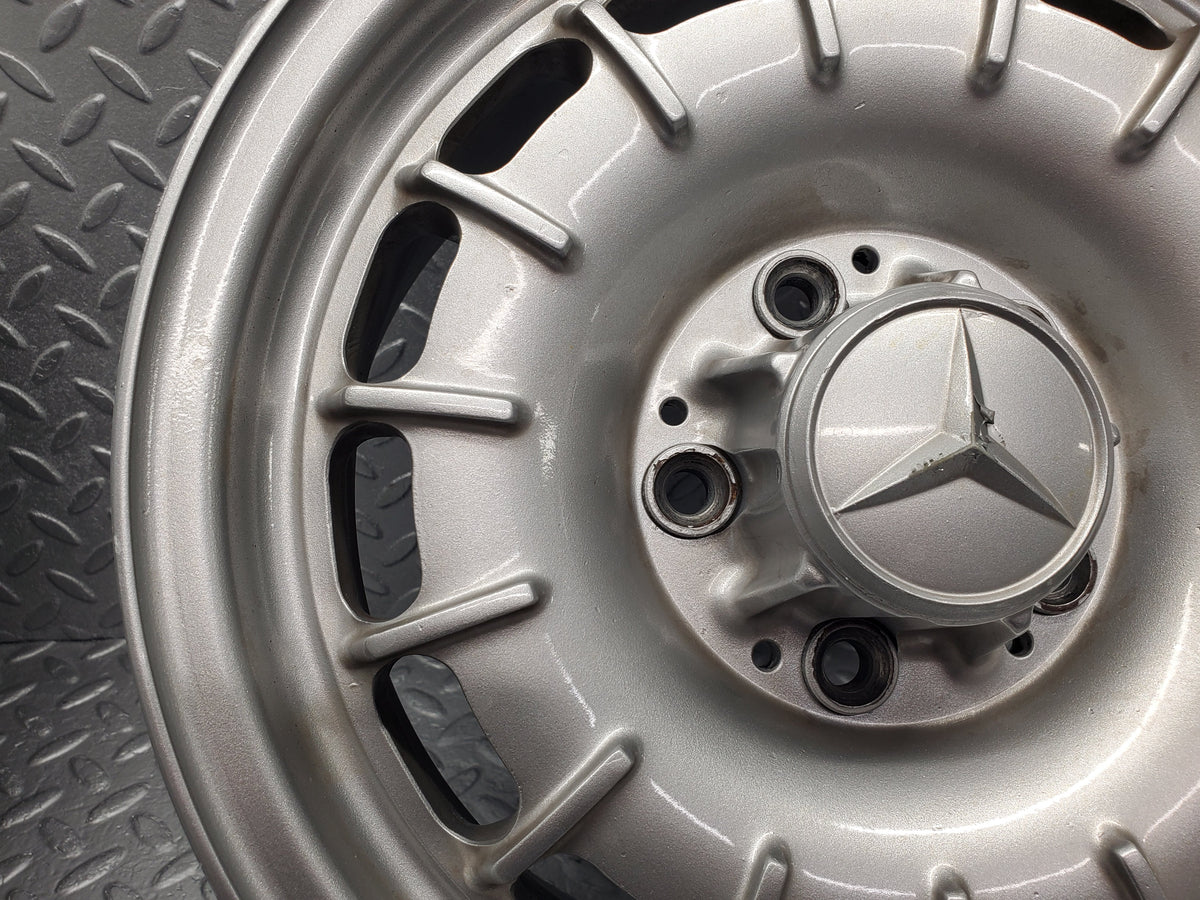 49976 Mercedes-Benz R107 380SL Alloy Wheel Set Mexican Hat 6.5Jx14H2 ET30 A1264002102
