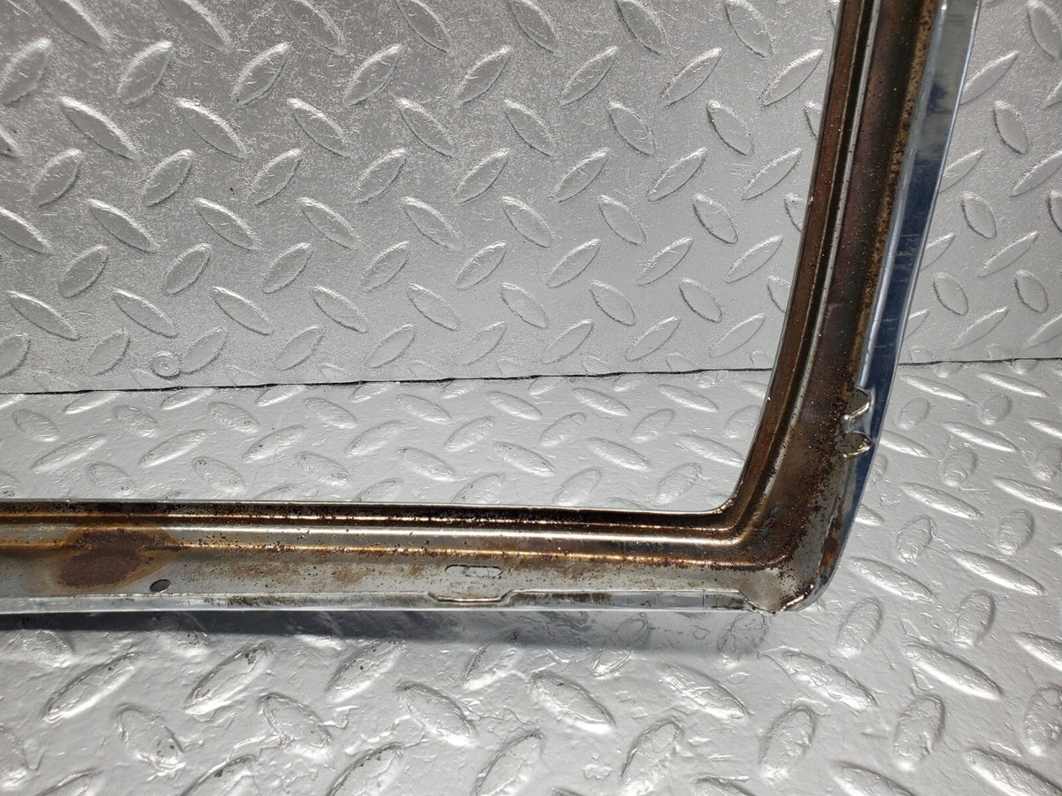 48694 Mercedes-Benz W123 Bonnet Grill Frame Chrome