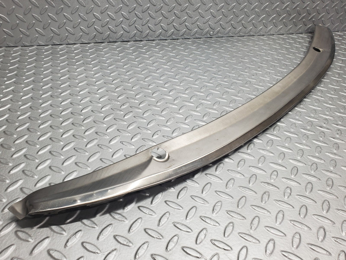 50146 Mercedes-Benz R107 SL Windscreen Top Chrome Trim
