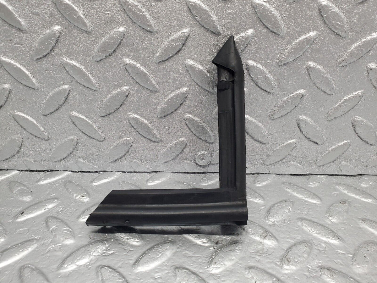 48150 Mercedes-Benz C107 R107 Front Left Rubber Window Guide A1077250125