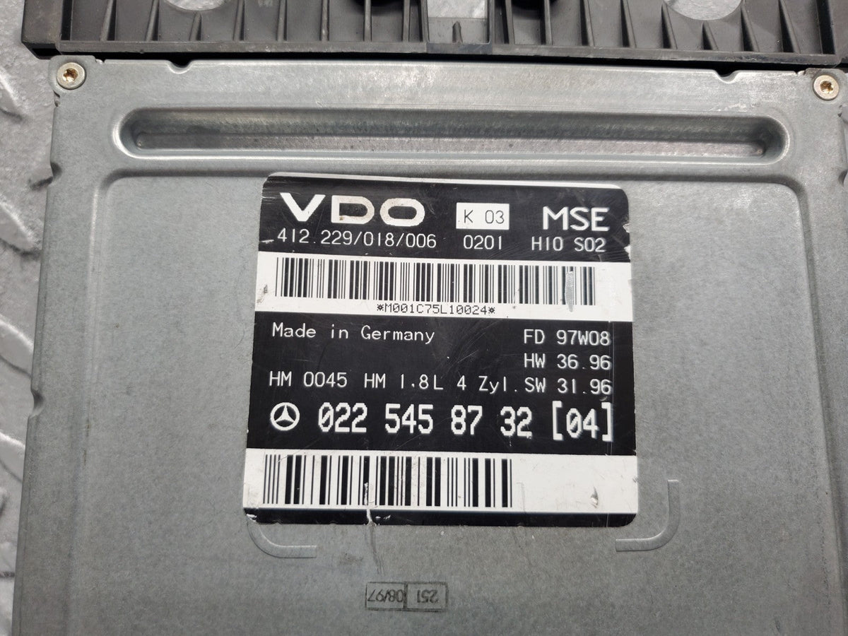 51270 Mercedes-Benz W202 Engine Control Unit ECU VDO A0225458732