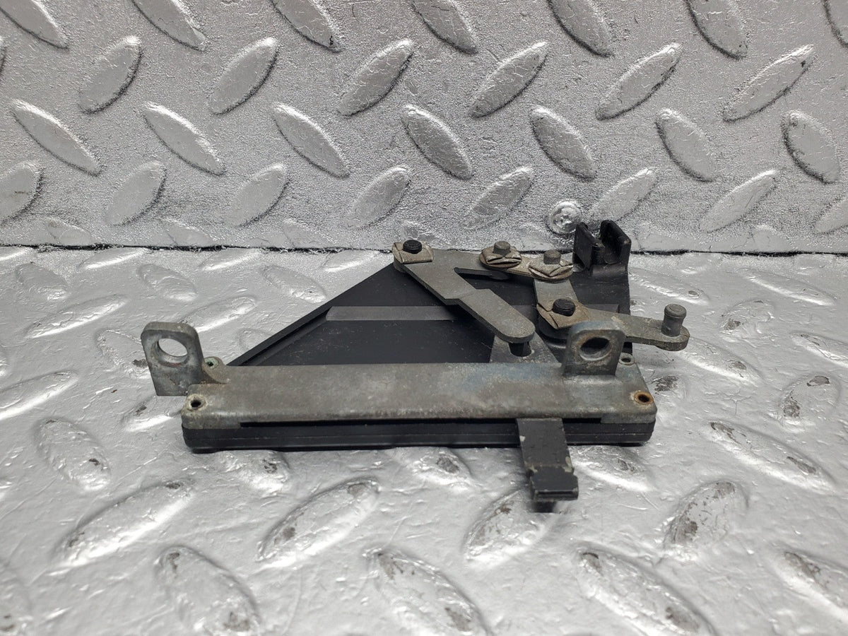 51357 Mercedes-Benz C107 R107 Air Vent Control Lever Right A1078300485