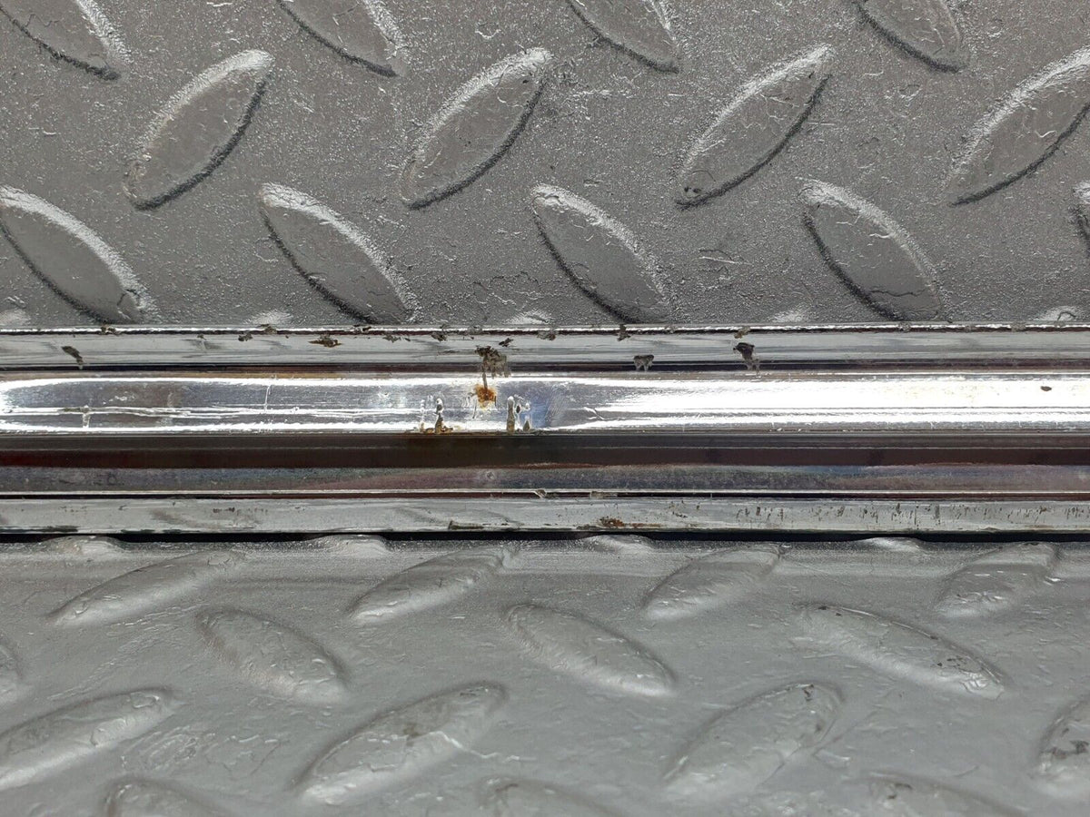 43463 Mercedes-Benz W108 280SE Front Left Door Window Chrome Trim