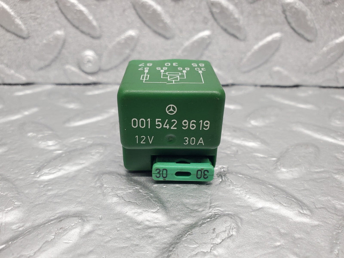 49013 Mercedes-Benz A124 320E Cabriolet Overload Relay A0015429619