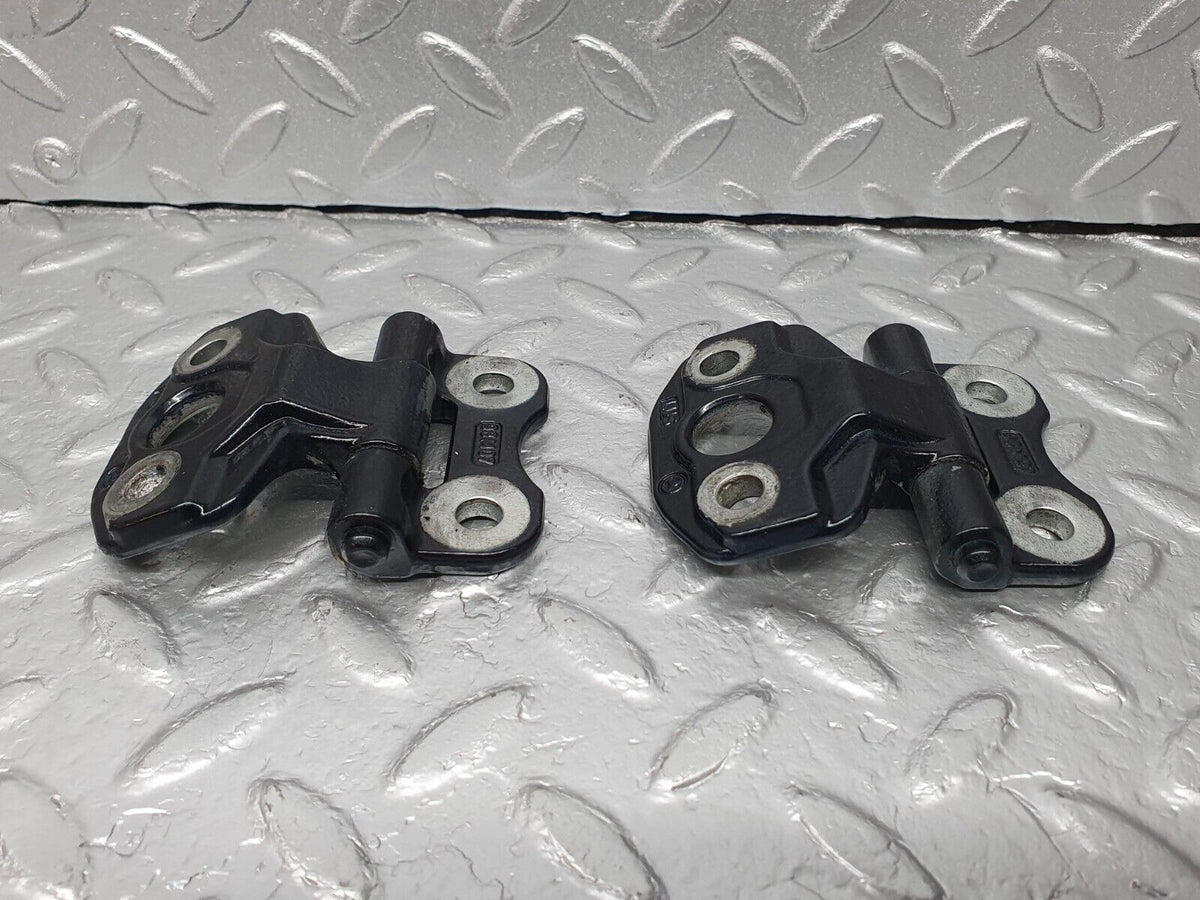 41868 Mercedes-Benz W202 C200 Front Door Hinge Right