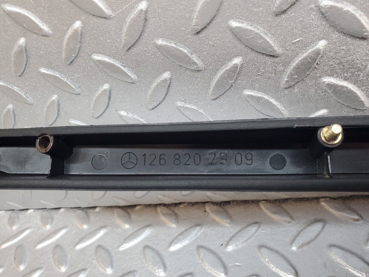45706 Mercedes-Benz W126 420SE Boot Handle Trim Number Plate Light A1268202909