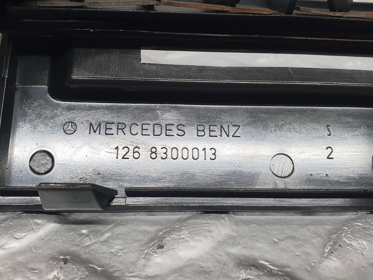 43679 Mercedes-Benz C126 380SEC Coupe Centre Console Air Vent A1268300013