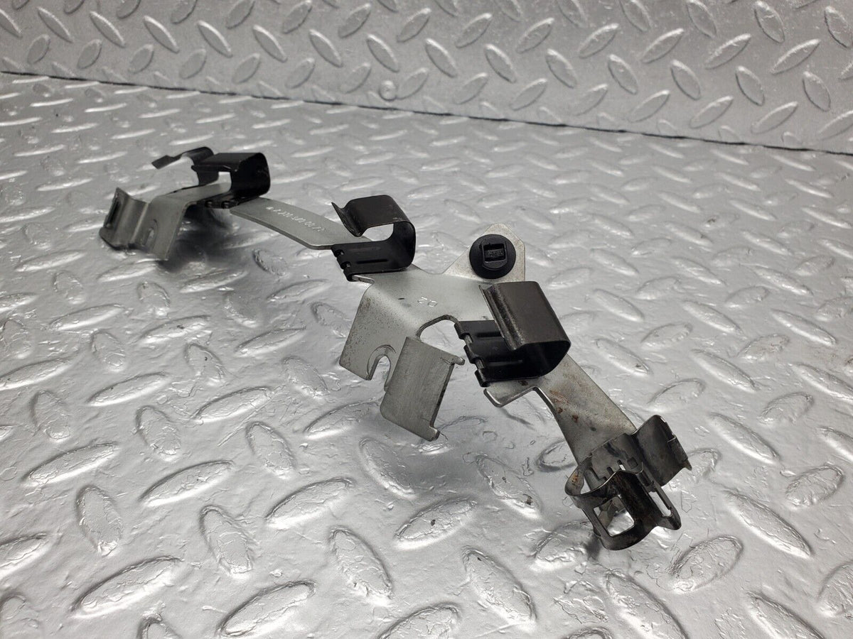 47969 Mercedes-Benz R230 350SL Coupe Oxygen Sensor Wiring Plug Bracket A2305400073