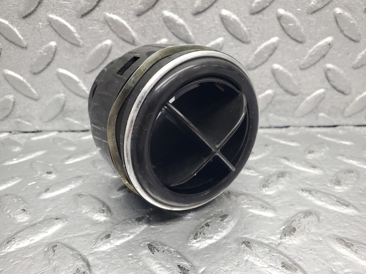 51371 Mercedes-Benz C107 R107 Dashboard Air Vent