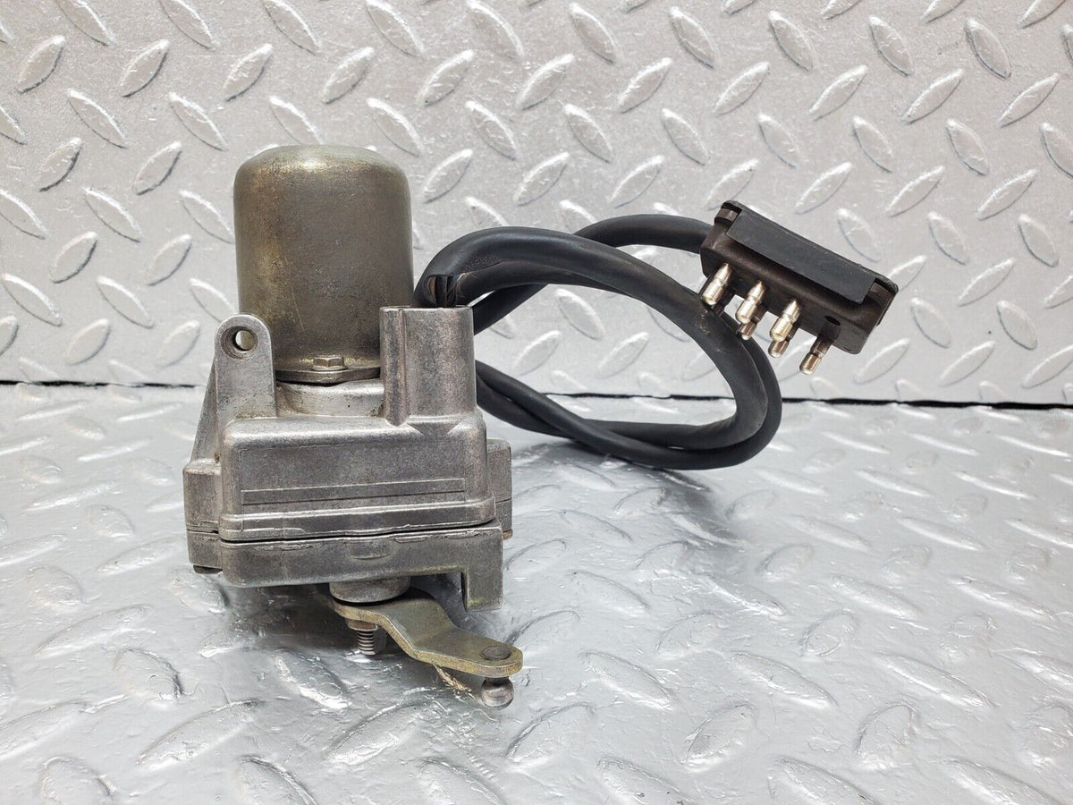 45384 Mercedes-Benz 280E M110.983 Cruise Control Actuator VDO A0015457532
