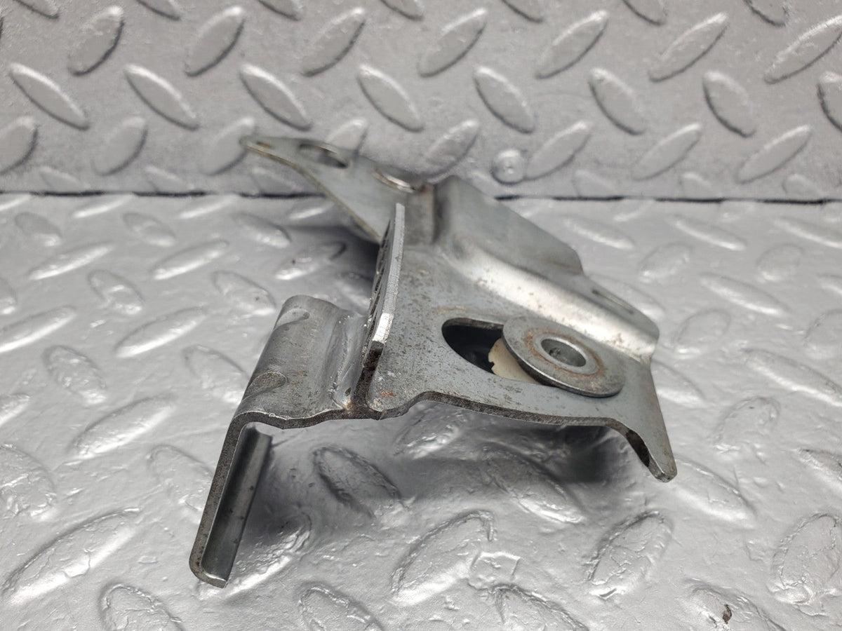 50134 Mercedes-Benz R107 SL Front Left Seat Belt Bracket