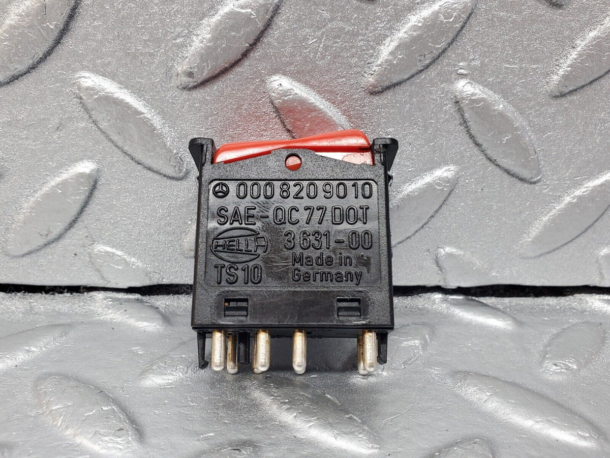 45664 Mercedes-Benz W126 420SE Hazard Warning Light Switch A0008209010