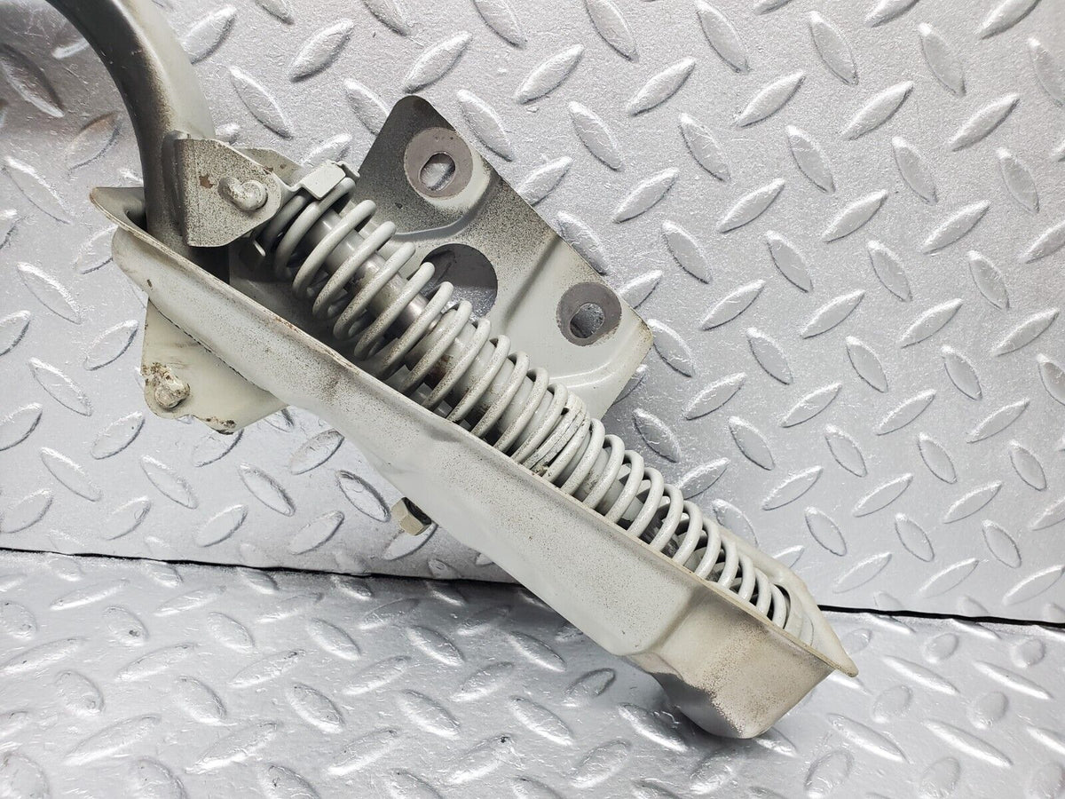 45833 Mercedes-Benz W126 420SE Trunk Lid Hinge Right Side