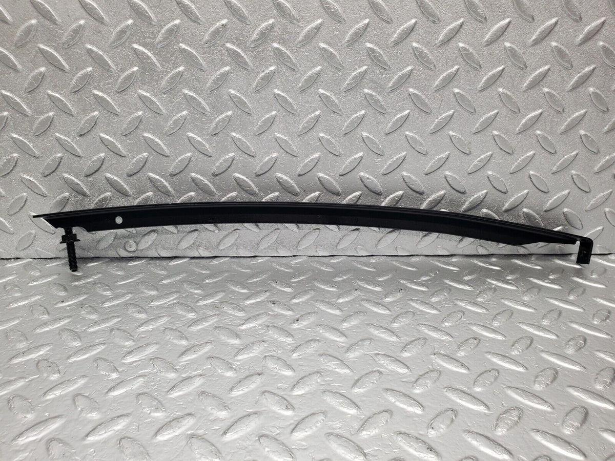 47507 Mercedes-Benz C126 500SEC Coupe Front Right Window Channel