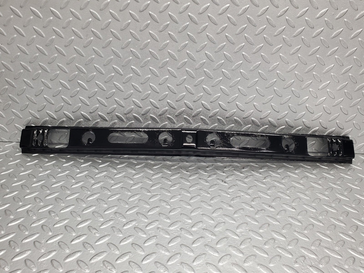 48760 Mercedes-Benz W123 Front Bumper Centre Bracket