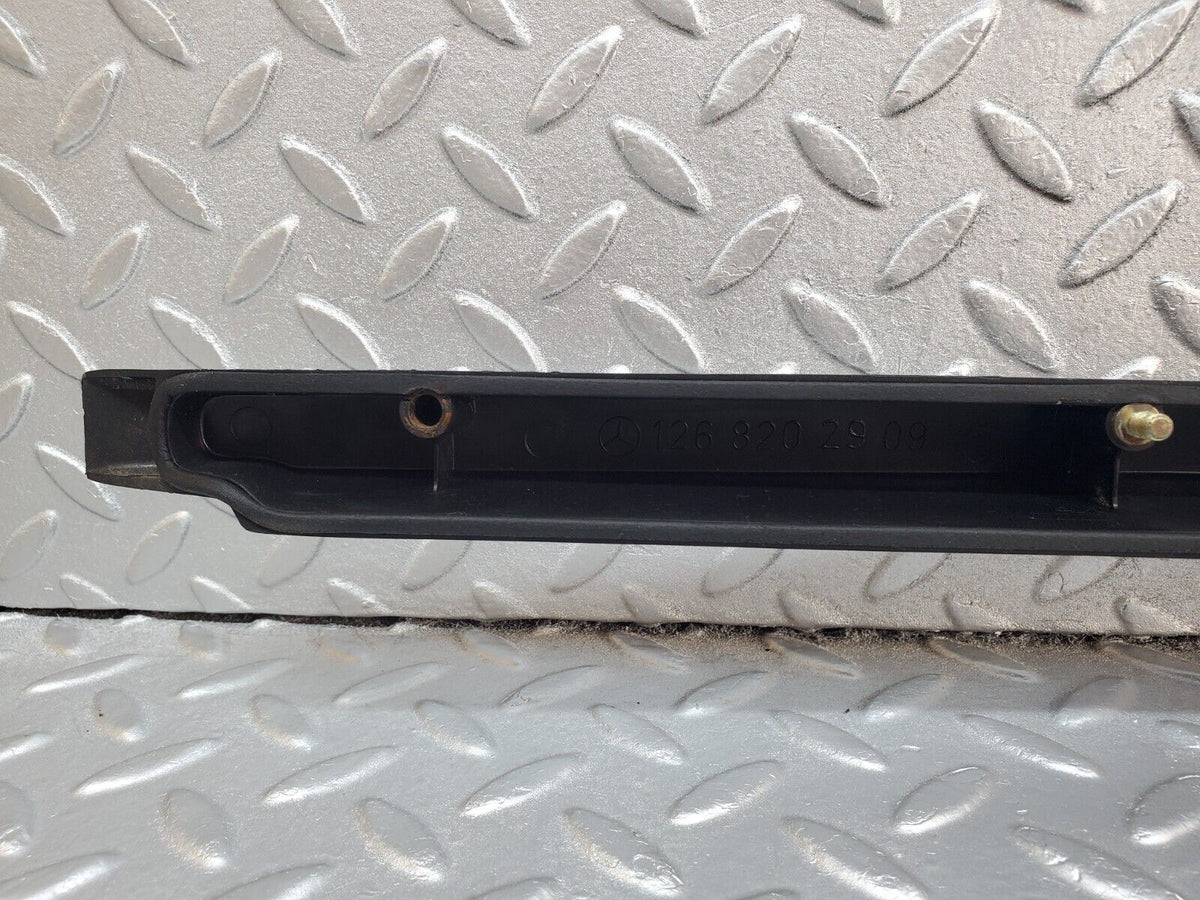 45706 Mercedes-Benz W126 420SE Boot Handle Trim Number Plate Light A1268202909