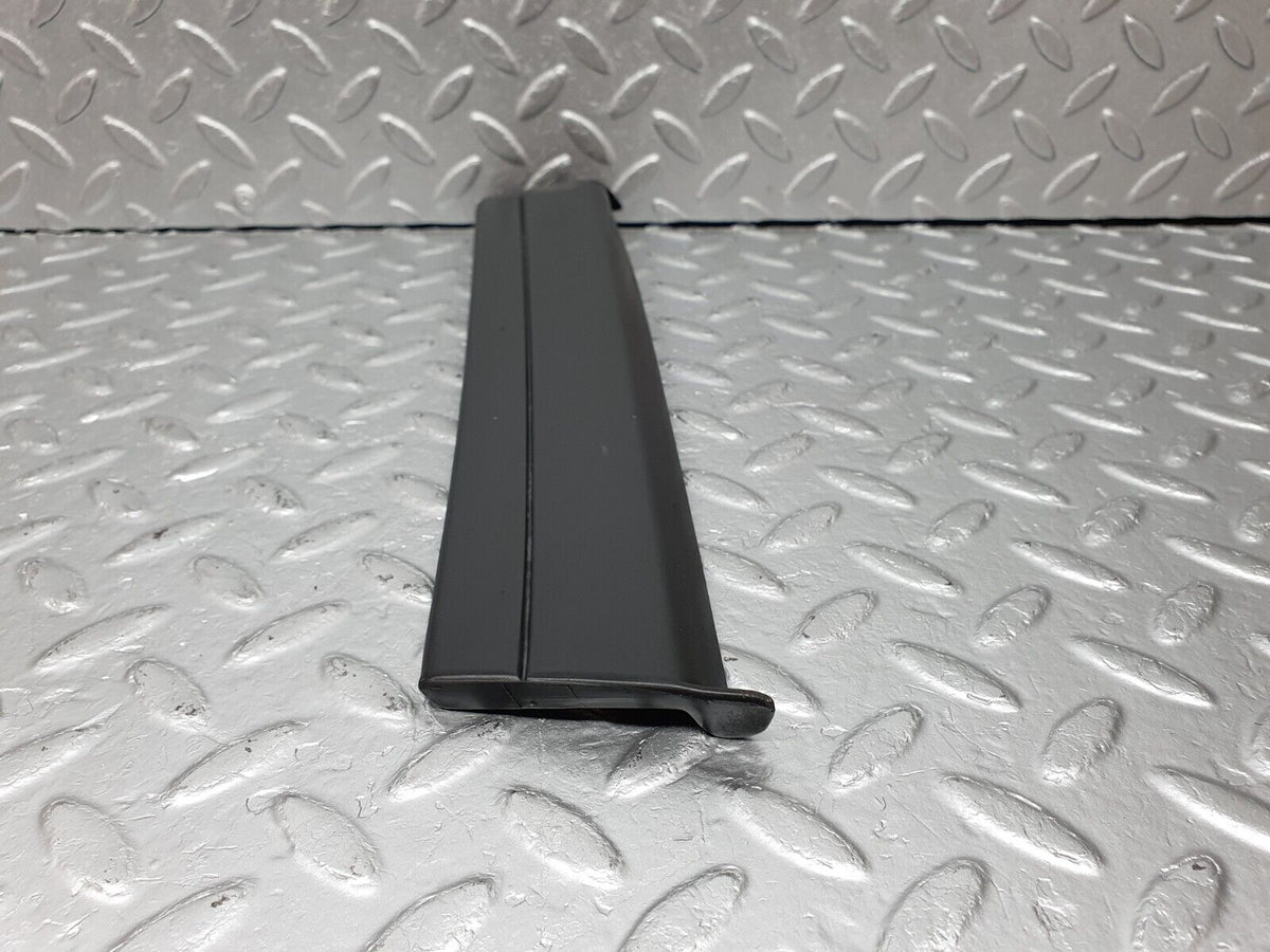 41423 Mercedes-Benz W124 200E Front Right Fender Wing Lower Moulding Trim