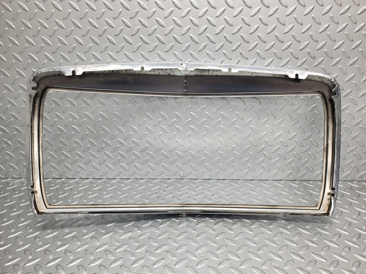 48753 Mercedes-Benz W123 Bonnet Grill Chrome Frame