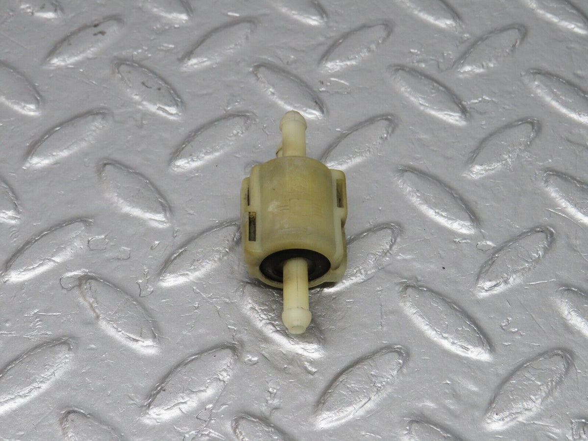 40689 Mercedes-Benz W123 300D Windscreen Washer Fluid Distributor