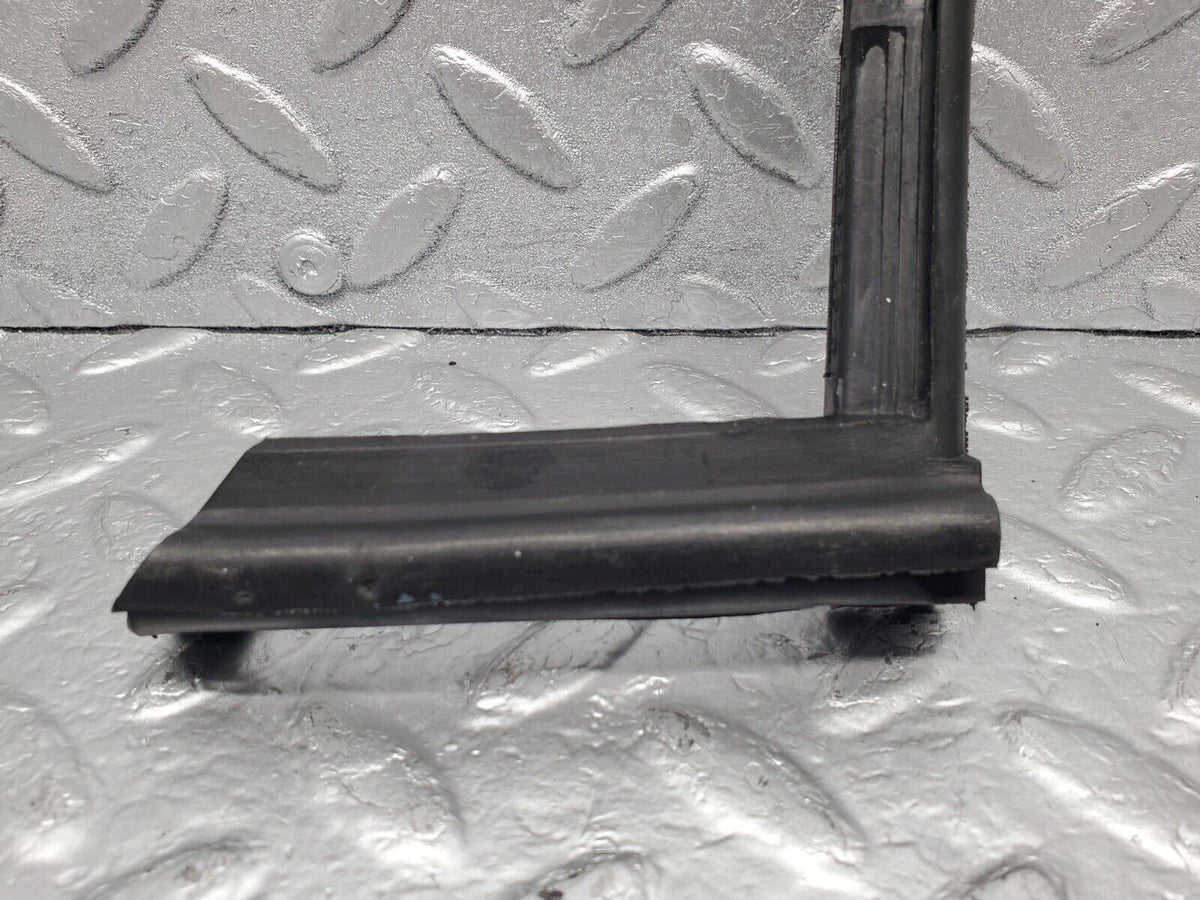 48147 Mercedes-Benz C107 R107 Front Left Rubber Window Guide A1077250125