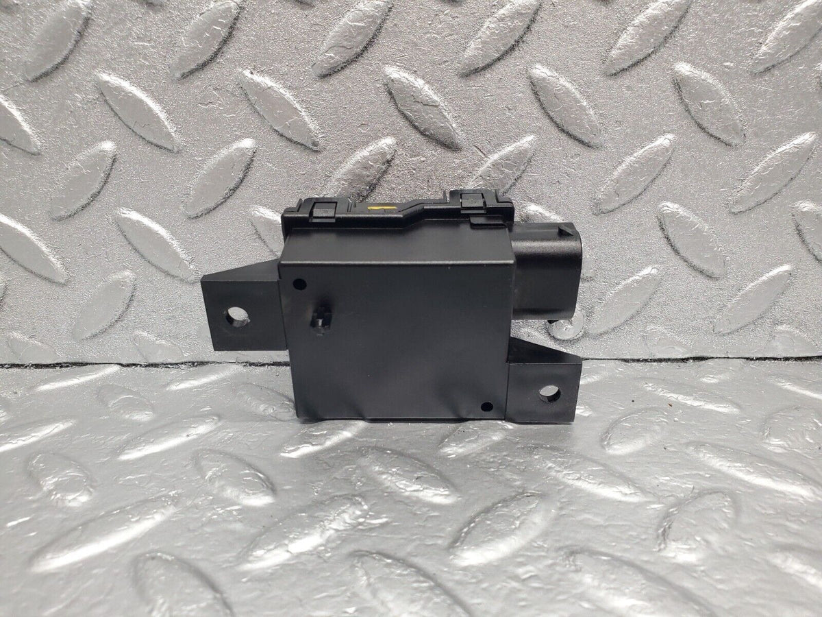47817 Mercedes-Benz R230 350SL Coupe Seat Belt Sensor Module A2158600505