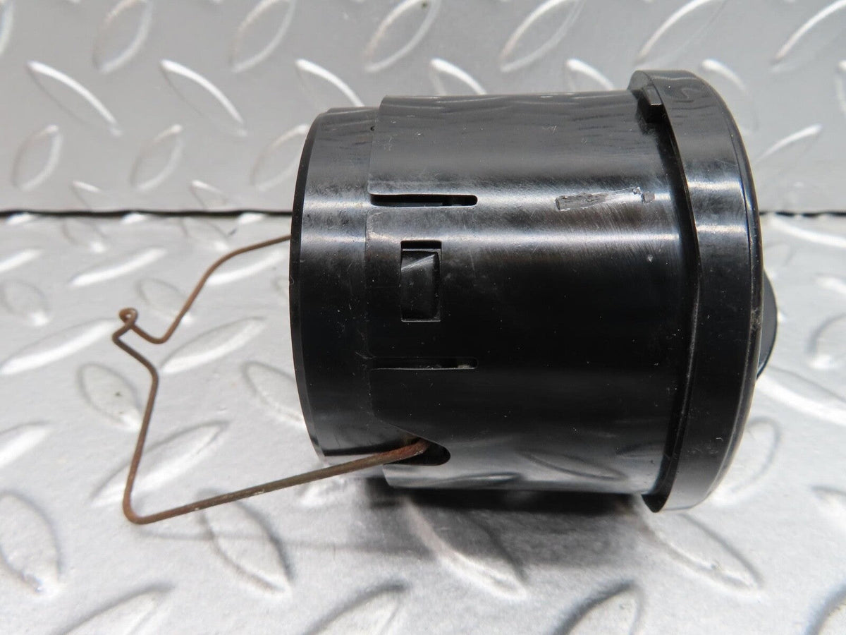 12581 Mercedes-Benz W108 280SE 3.5 Dashboard Air Vent