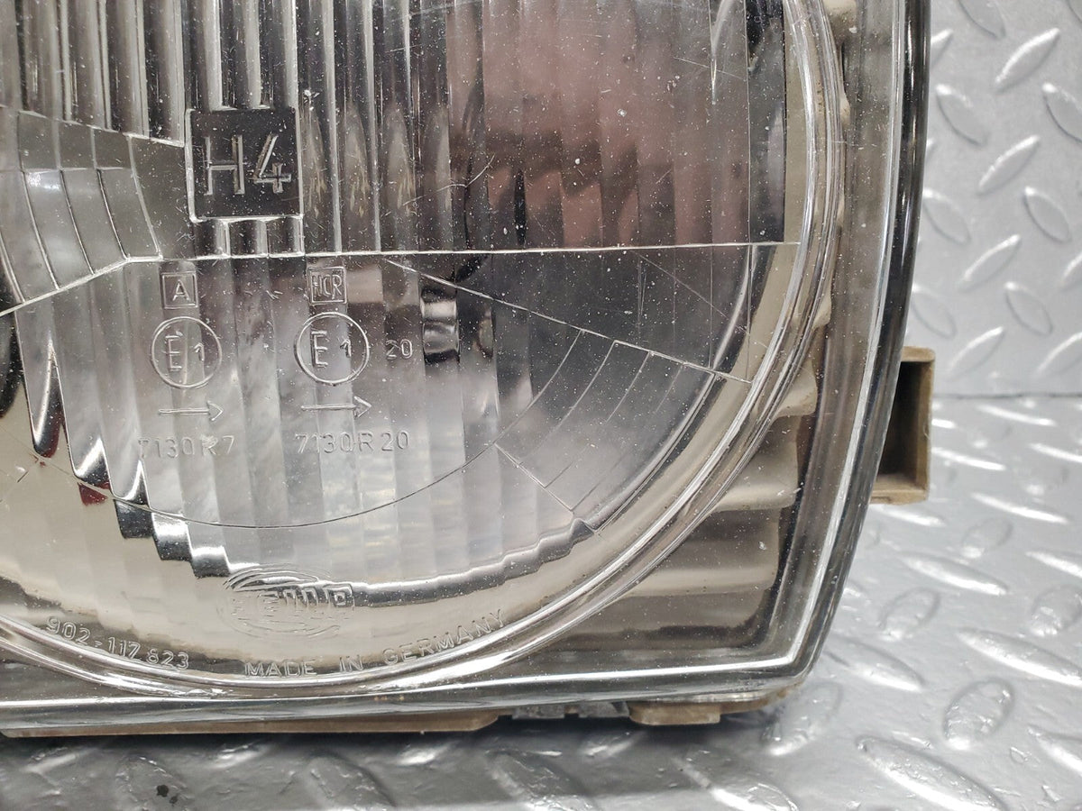 48727 Mercedes-Benz W123 Headlight Left Side Hella 117683-00 LI