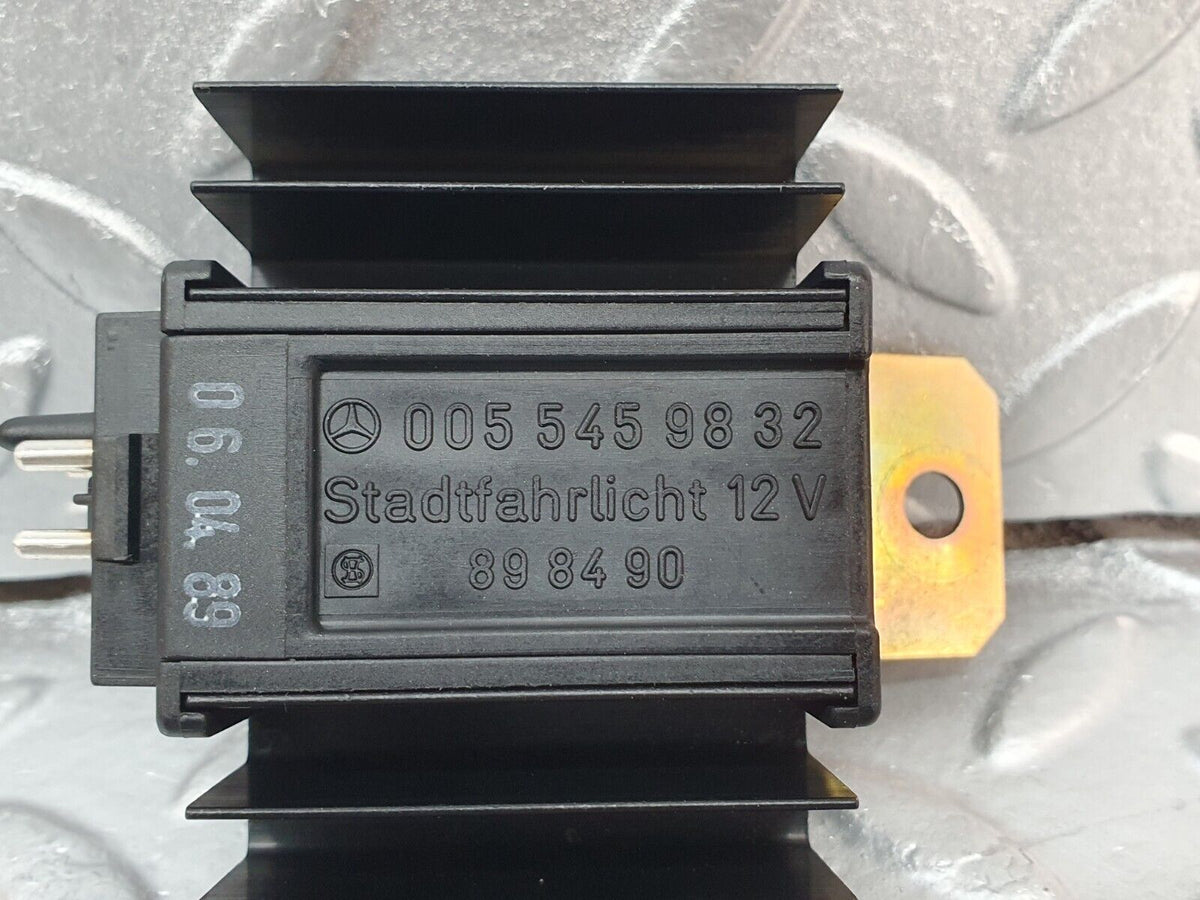 41900 Mercedes-Benz W202 C200 ECU Relay A0055459832