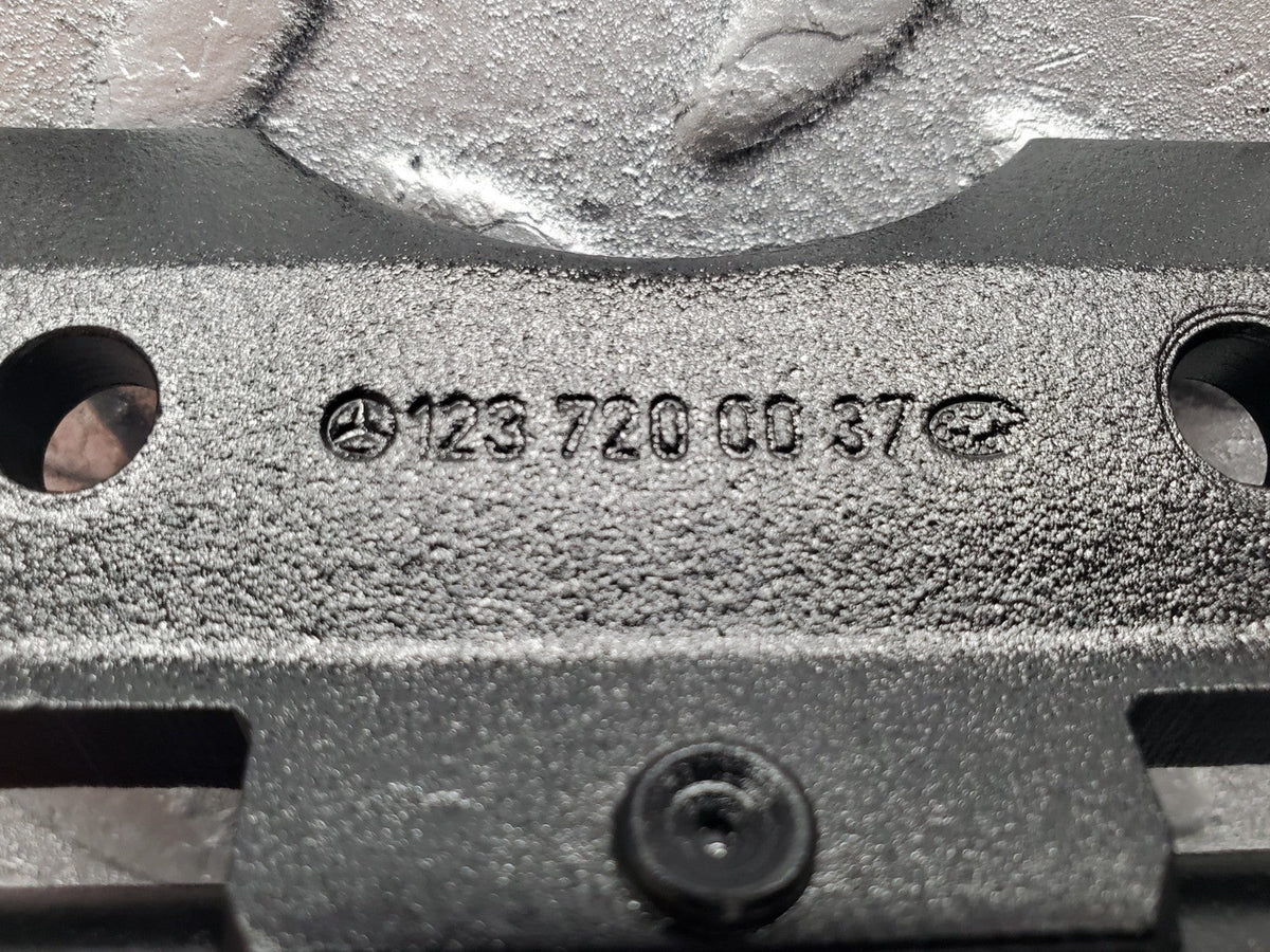 49538 Mercedes-Benz C123 Coupe Door Hinge Pair Right Side A1237200037