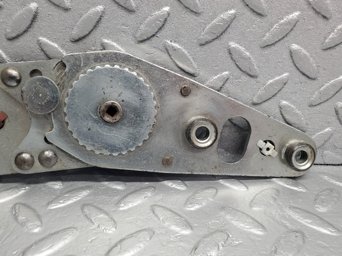 50132 Mercedes-Benz R107 SL Front Left Seat Hinge Pair A0019100885 A0019101186