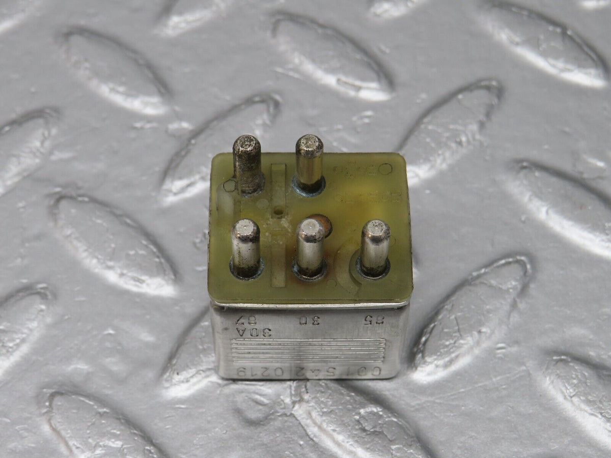 40687 Mercedes-Benz W123 300D Multi Purpose Relay A0015420219
