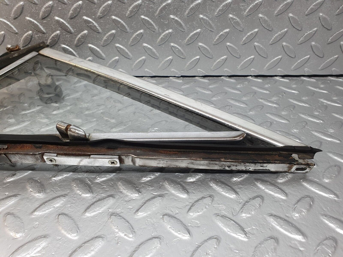 43225 Mercedes-Benz W108 280SE Front Right Quarter Window