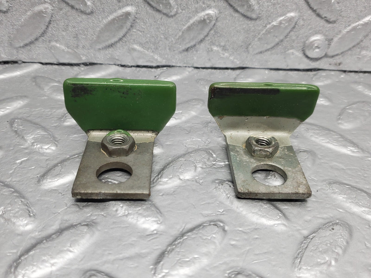 48338 Mercedes-Benz C126 Coupe Window Stop Plate 2x