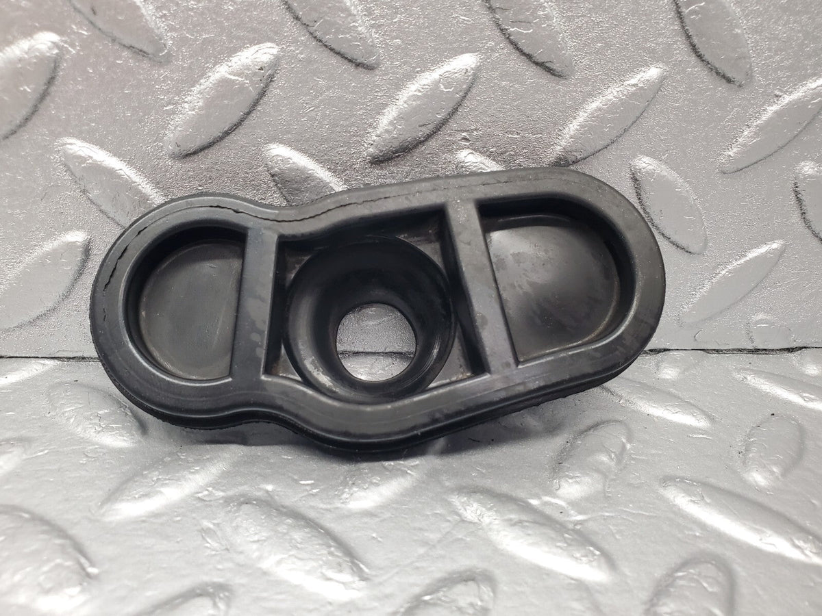 48998 Mercedes-Benz A124 320E Cabriolet Firewall Rubber Grommet A1249977281
