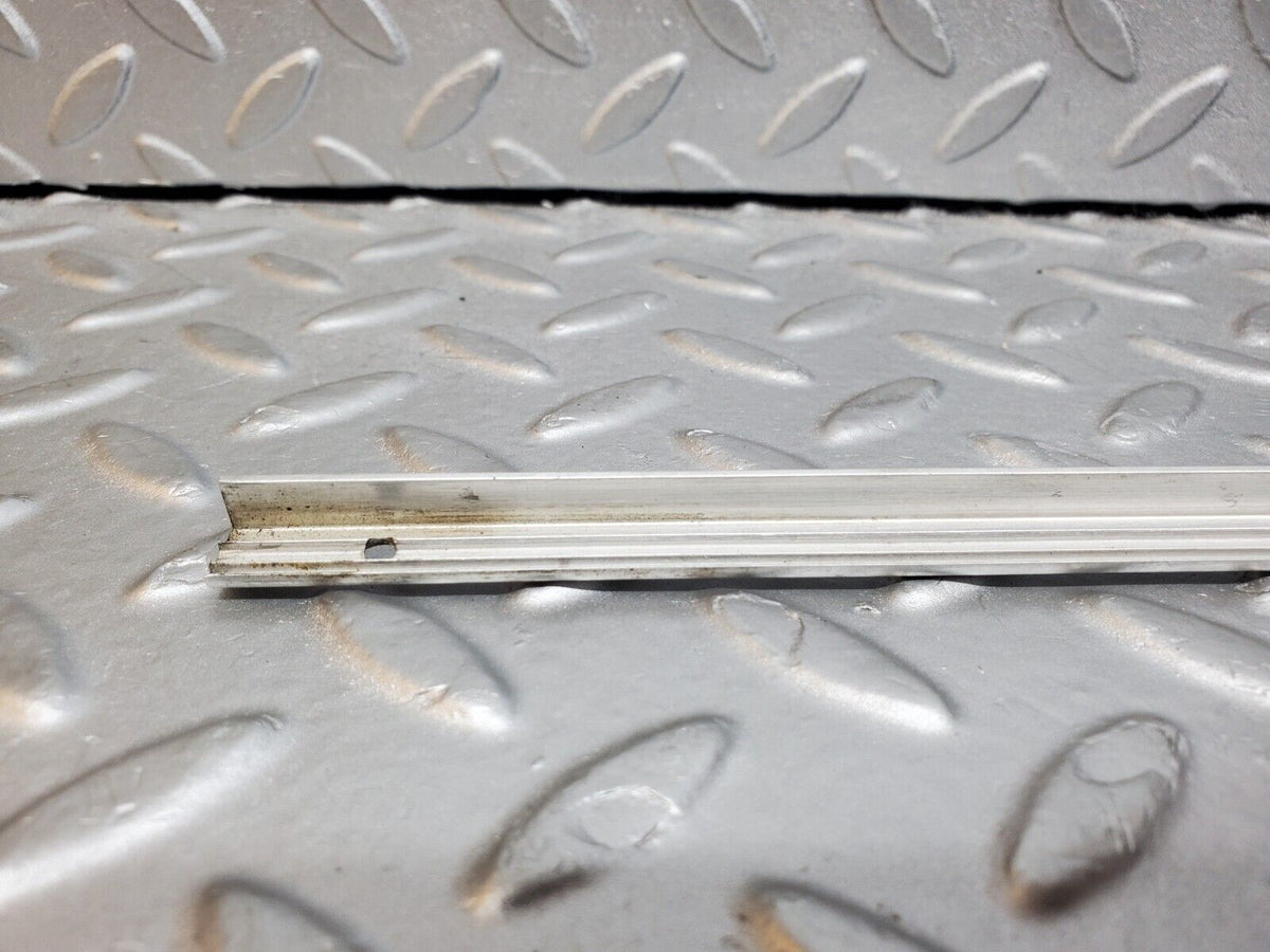 45982 Mercedes-Benz W126 420SE Sunroof Chrome Trim