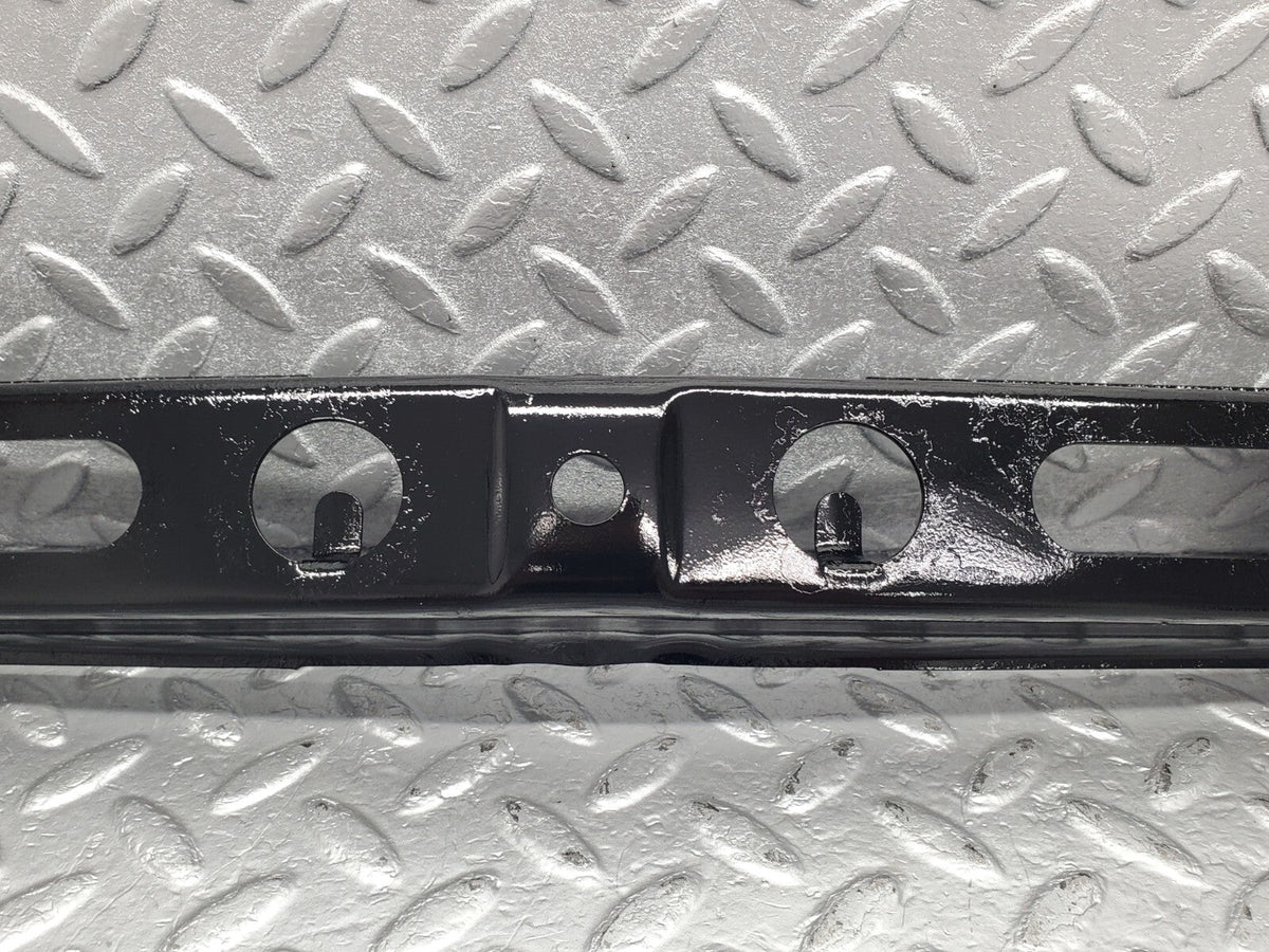 48760 Mercedes-Benz W123 Front Bumper Centre Bracket