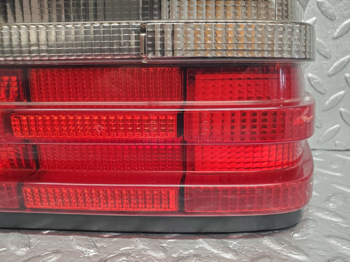 48940 Mercedes-Benz A124 320E Cabriolet Tail Light Right Side Hella