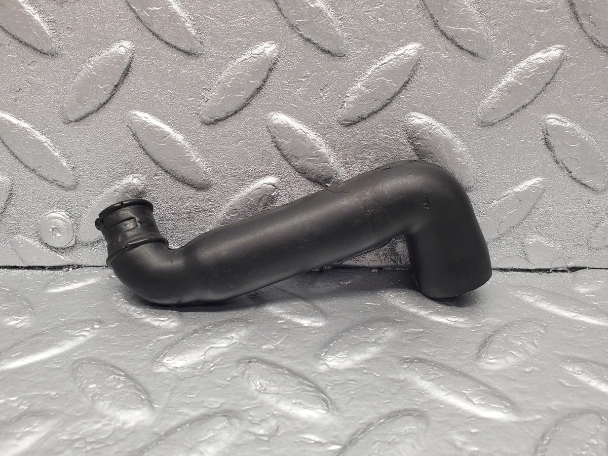 49272 Mercedes-Benz A124 320E Cabriolet Crankcase Breather Hose Pipe A1040943682