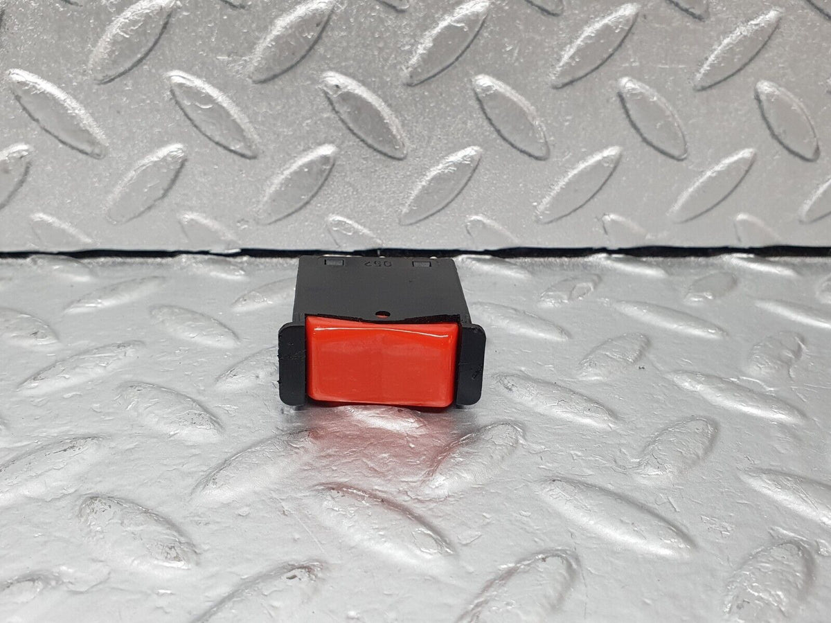 43656 Mercedes-Benz C126 380SEC Coupe Hazard Warning Light Switch A0008209010