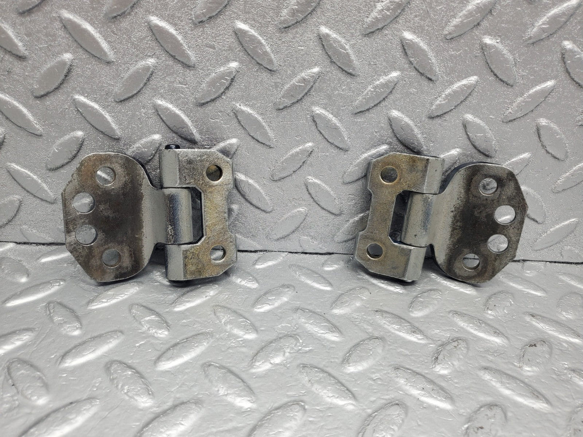 49186 Mercedes-Benz A124 320E Cabriolet Door Hinge Left Side