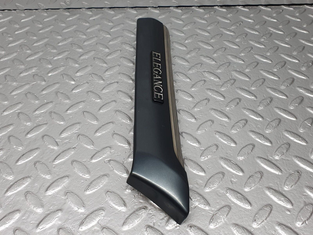 41802 Mercedes-Benz W202 C200 Front Right Fender Wing Centre Moulding A2026909262