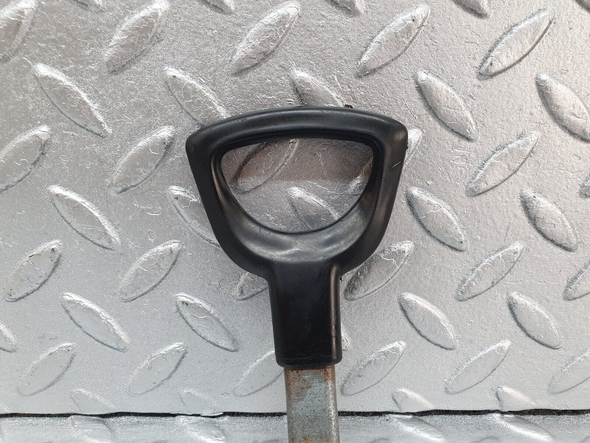 44042 Mercedes-Benz C123 230CE Coupe Front Right Seat Side Height Adjust Handle