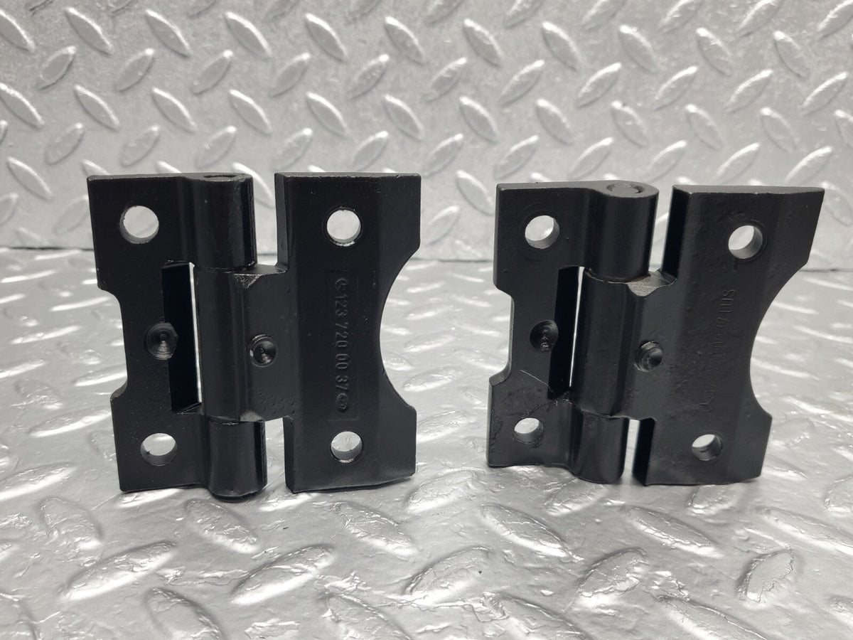 48314 Mercedes-Benz C126 Coupe Door Hinge Left Side A1237200037