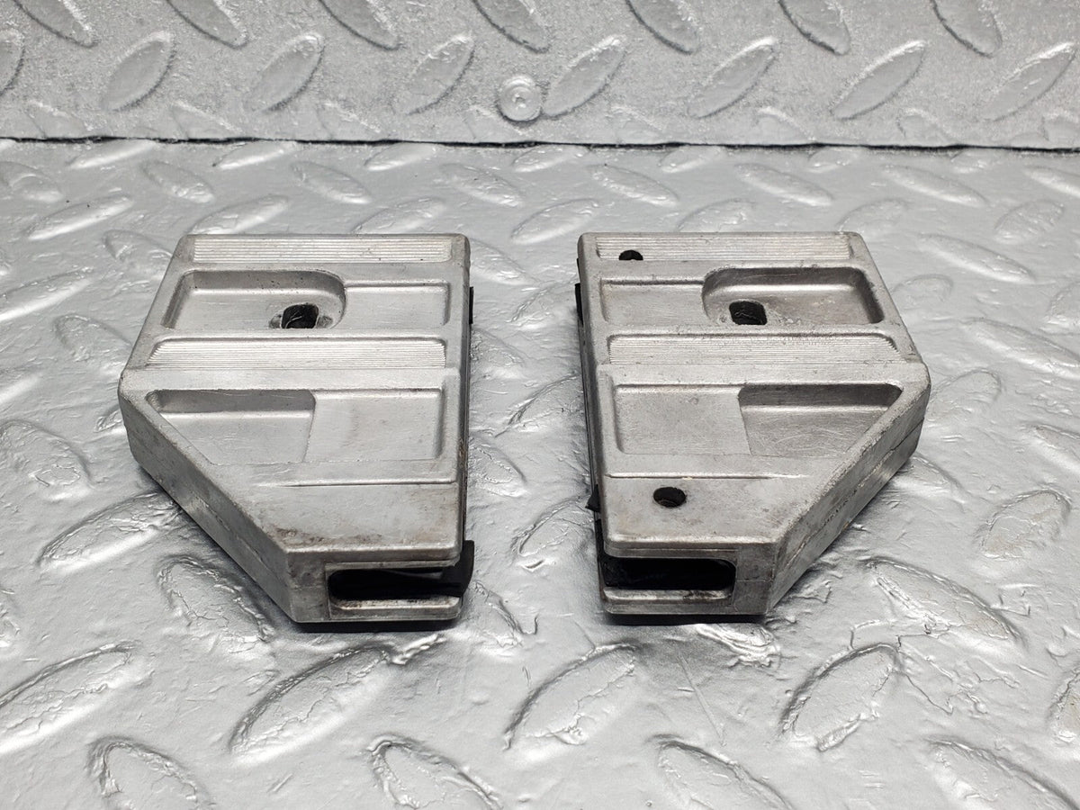 48310 Mercedes-Benz C126 Coupe Door Window Guide Bracket A1267250332