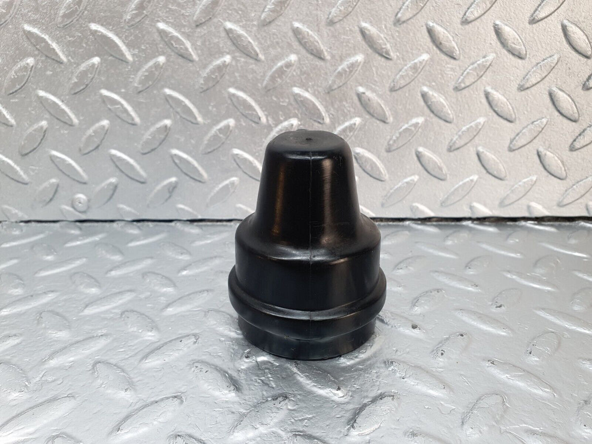 42887 Mercedes-Benz W201 190 2.0L Ignition Coil Protective Cap A0001581785
